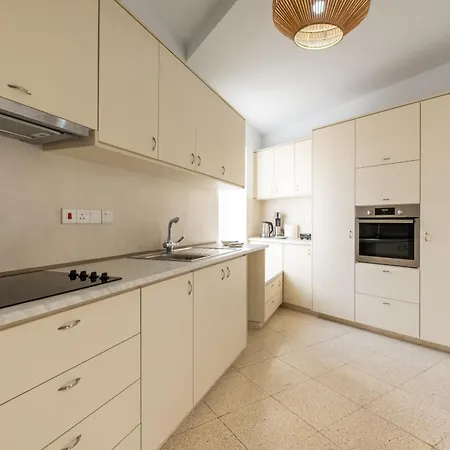 St Lazar Vintage * Larnaca