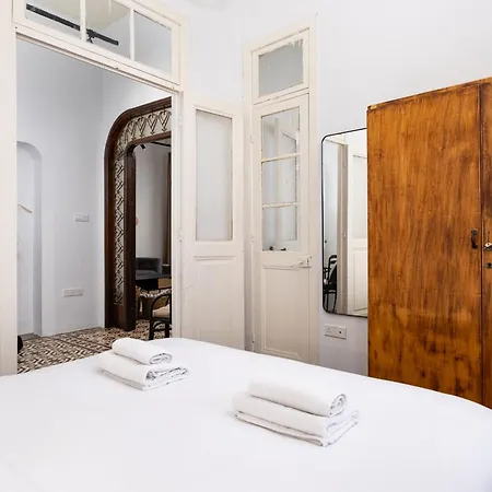St Lazar Vintage Apartment