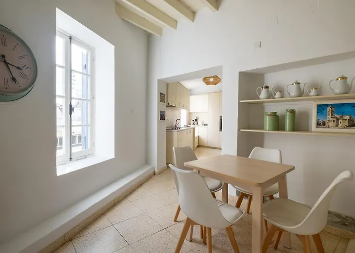 St Lazar Vintage * Larnaca