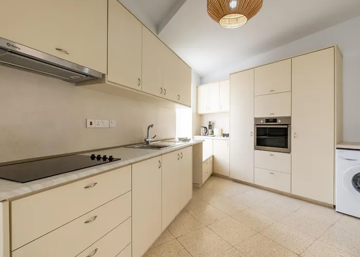 St Lazar Vintage * Larnaca